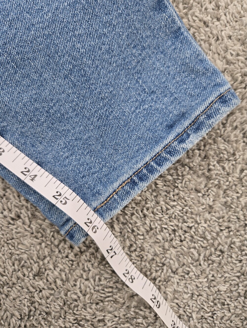 Levi's SilverTab High-Waisted Mom Jeans. Size 30. - Picture 7 of 9